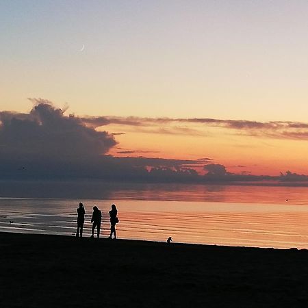 15 Minutes From The Beach And City Center 7 Minutes From The Airport 里加 外观 照片