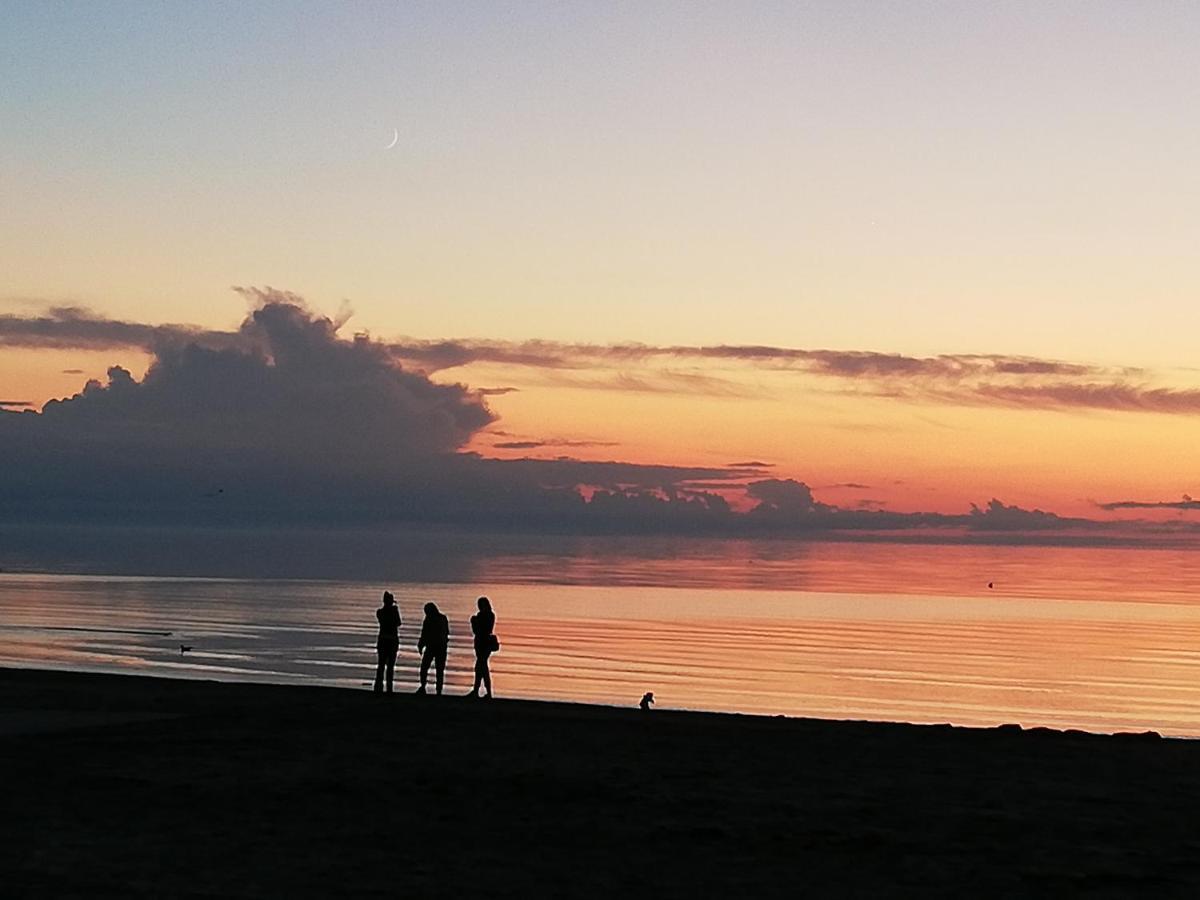 15 Minutes From The Beach And City Center 7 Minutes From The Airport 里加 外观 照片